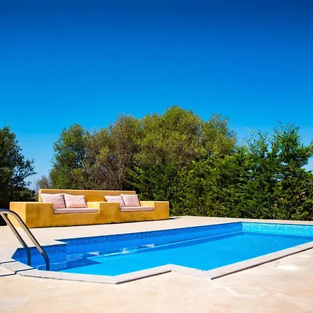Rhea Villa Svoronata